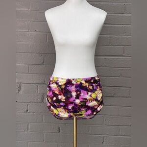 Victoria’s Secret abstract, print swim skort M